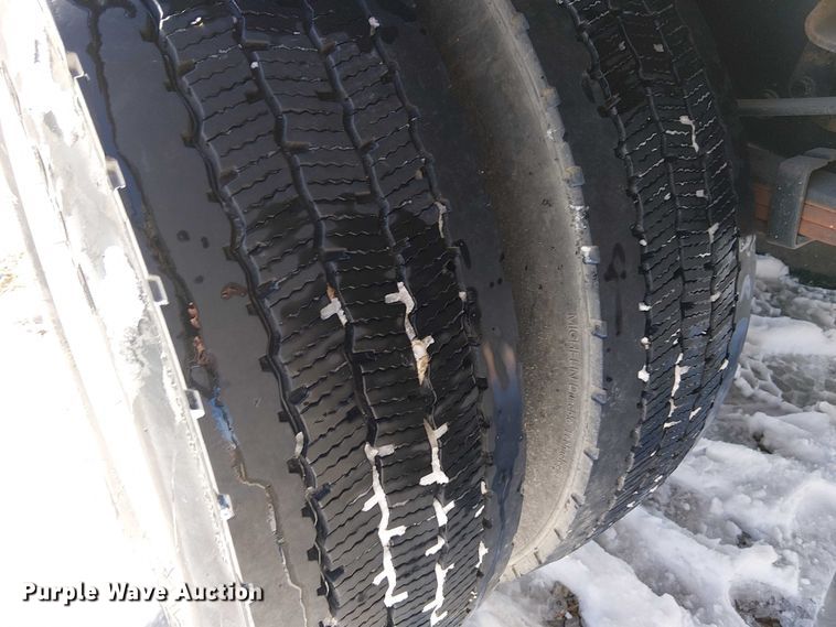 image for item FK0725 2020 Freightliner Business Class M2 Ext. Cab box / flatbed truck