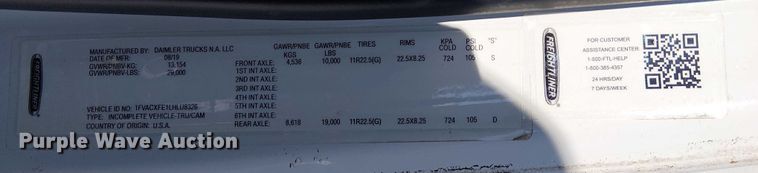 image for item FK0725 2020 Freightliner Business Class M2 Ext. Cab box / flatbed truck