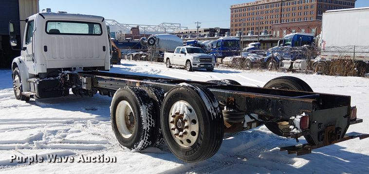 image for item FK0726 2012 Freightliner Business Class M2 truck cab and chassis