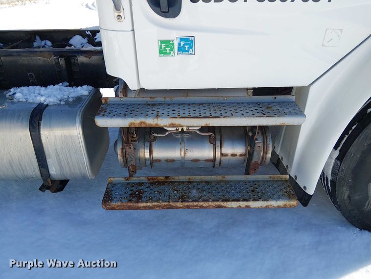 image for item FK0726 2012 Freightliner Business Class M2 truck cab and chassis