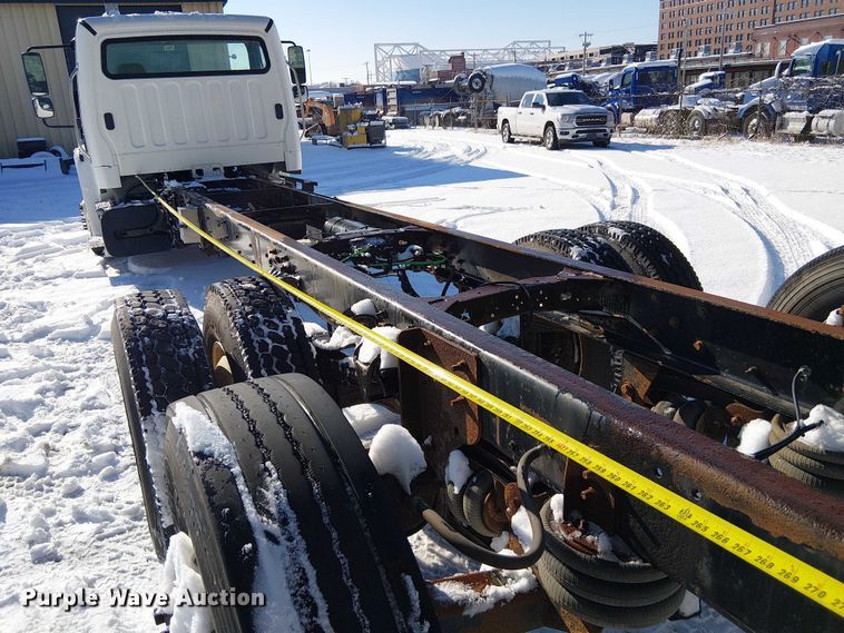 image for item FK0726 2012 Freightliner Business Class M2 truck cab and chassis