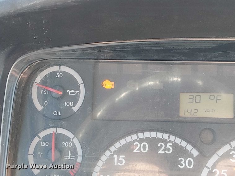 image for item FK0726 2012 Freightliner Business Class M2 truck cab and chassis