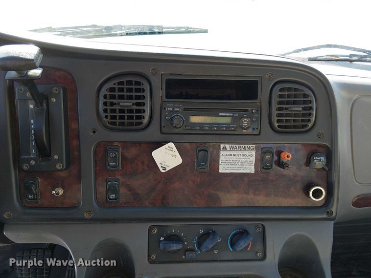 image for item FK0726 2012 Freightliner Business Class M2 truck cab and chassis