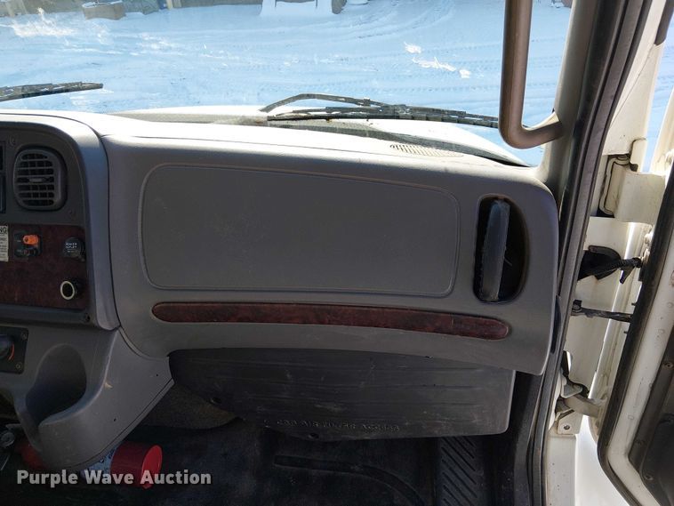 image for item FK0726 2012 Freightliner Business Class M2 truck cab and chassis