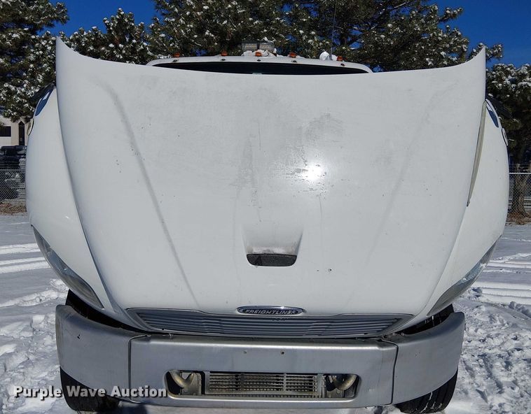 image for item FK0726 2012 Freightliner Business Class M2 truck cab and chassis