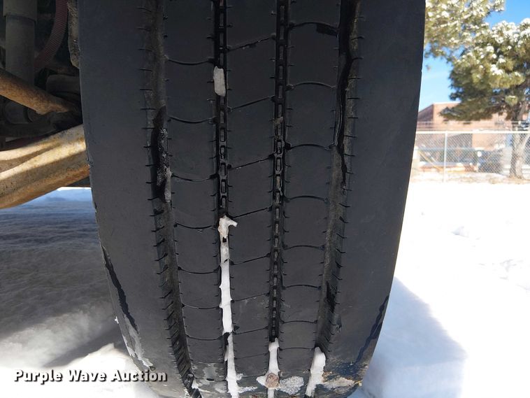 image for item FK0726 2012 Freightliner Business Class M2 truck cab and chassis