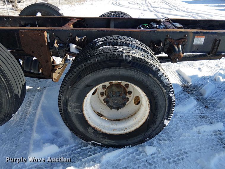 image for item FK0726 2012 Freightliner Business Class M2 truck cab and chassis