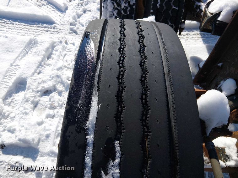 image for item FK0726 2012 Freightliner Business Class M2 truck cab and chassis