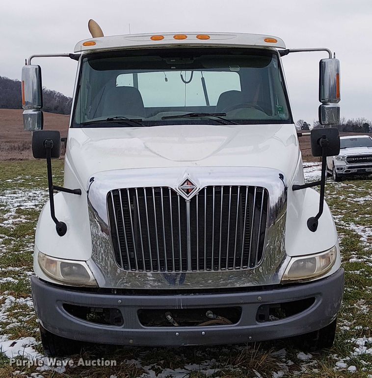 image for item FK0745 2012 International  8600 semi truck