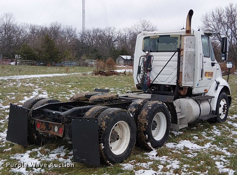 image for item FK0745 2012 International  8600 semi truck