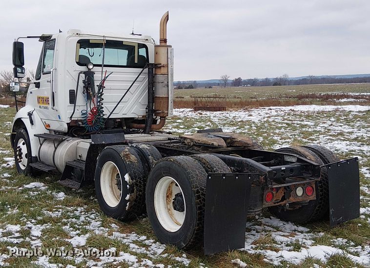 image for item FK0745 2012 International  8600 semi truck