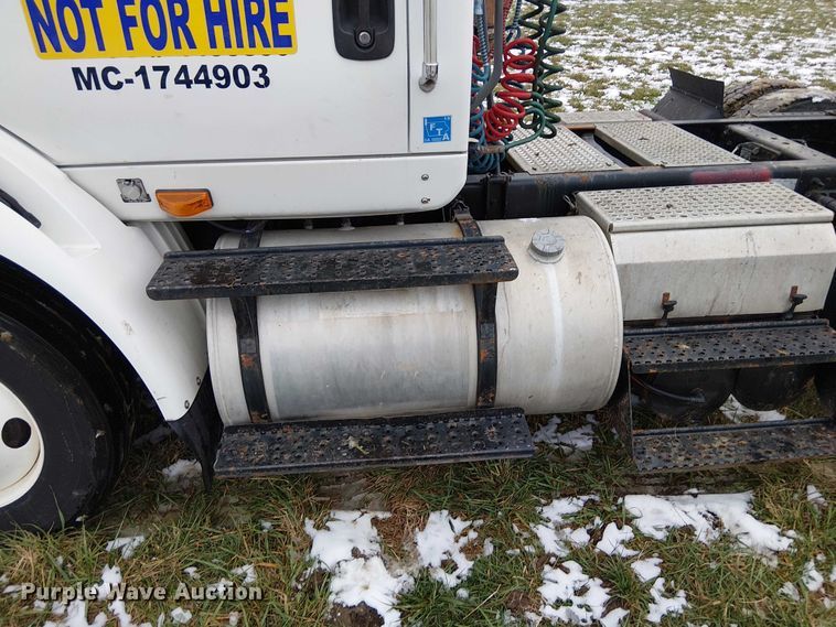 image for item FK0745 2012 International  8600 semi truck