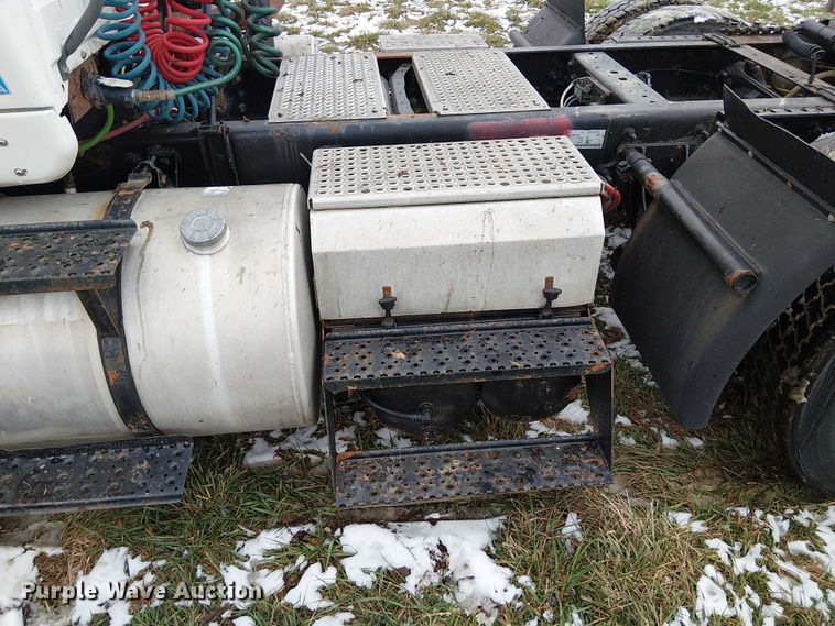 image for item FK0745 2012 International  8600 semi truck