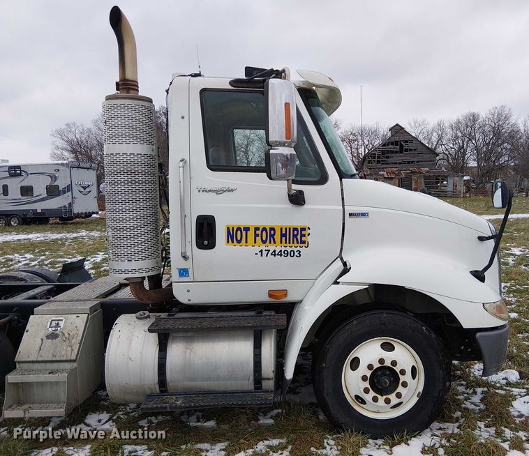 image for item FK0745 2012 International  8600 semi truck