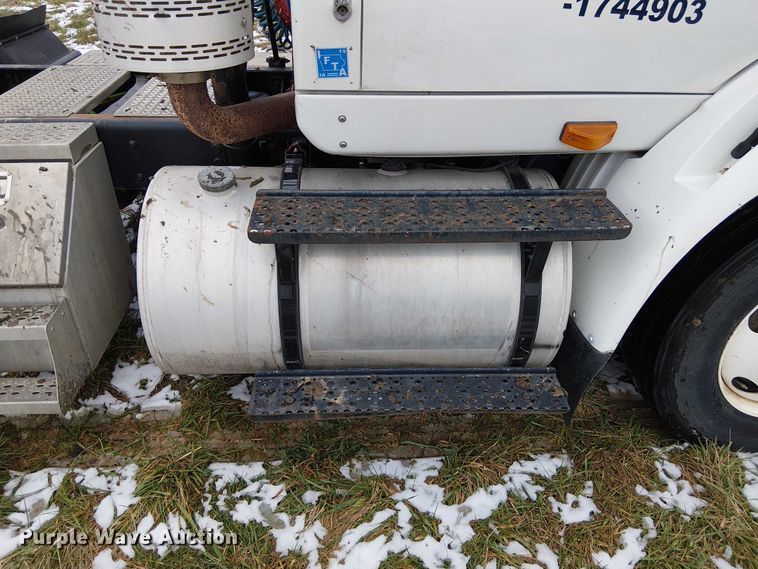 image for item FK0745 2012 International  8600 semi truck