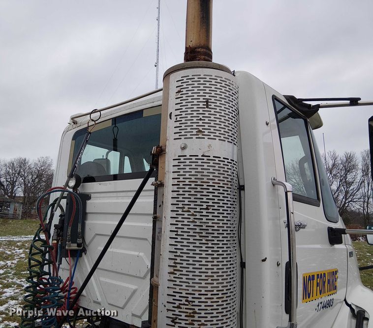 image for item FK0745 2012 International  8600 semi truck