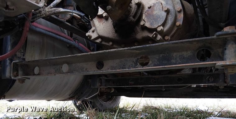 image for item FK0745 2012 International  8600 semi truck