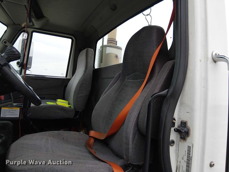 image for item FK0745 2012 International  8600 semi truck