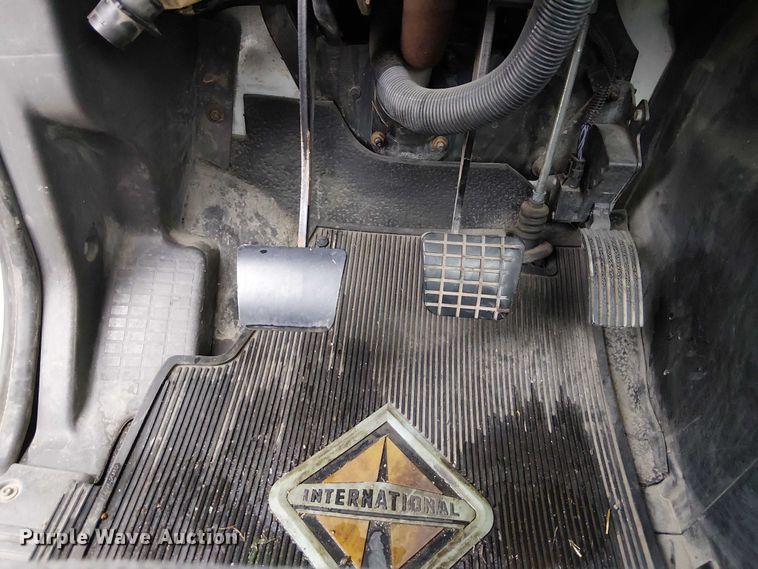 image for item FK0745 2012 International  8600 semi truck