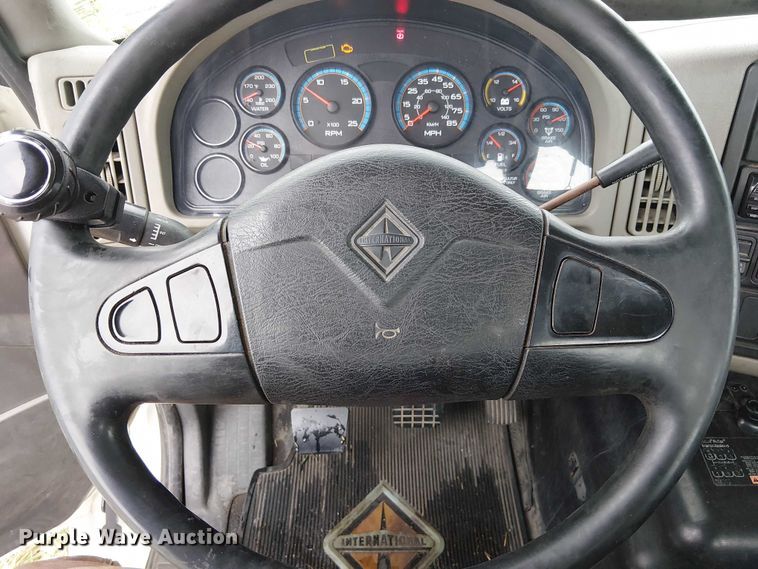 image for item FK0745 2012 International  8600 semi truck