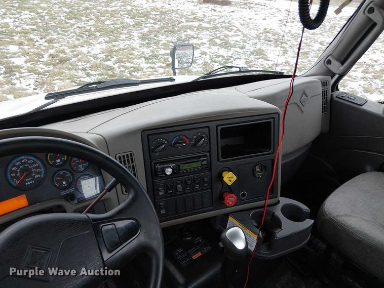 image for item FK0745 2012 International  8600 semi truck