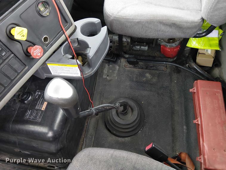 image for item FK0745 2012 International  8600 semi truck