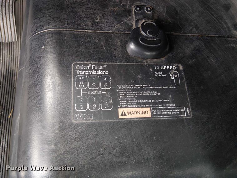 image for item FK0745 2012 International  8600 semi truck