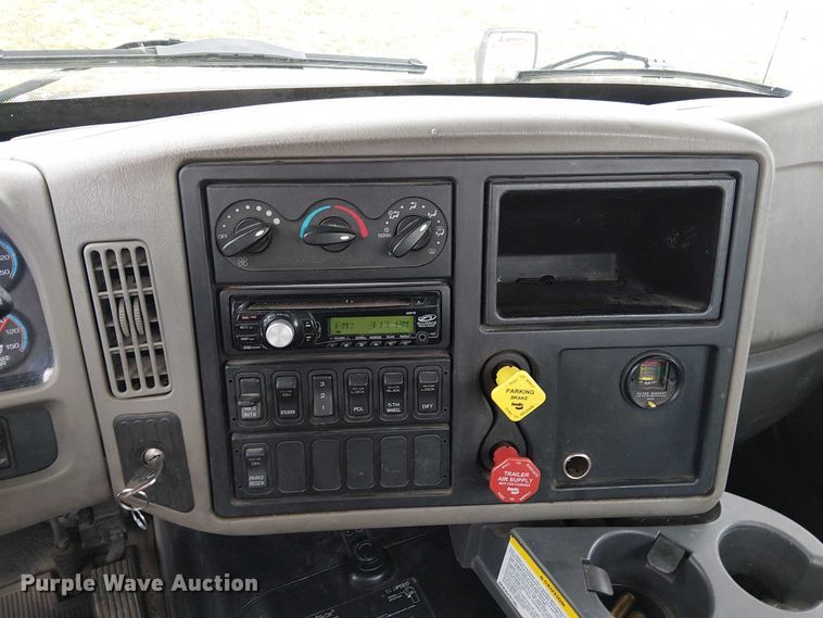 image for item FK0745 2012 International  8600 semi truck