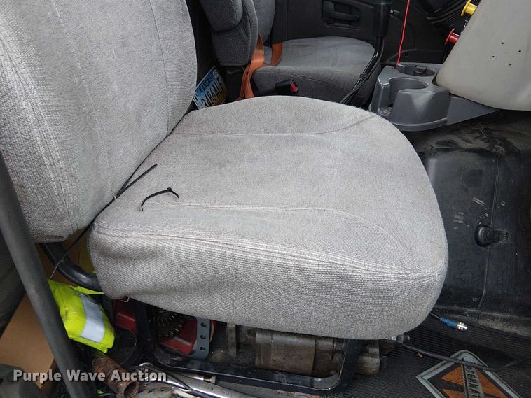 image for item FK0745 2012 International  8600 semi truck