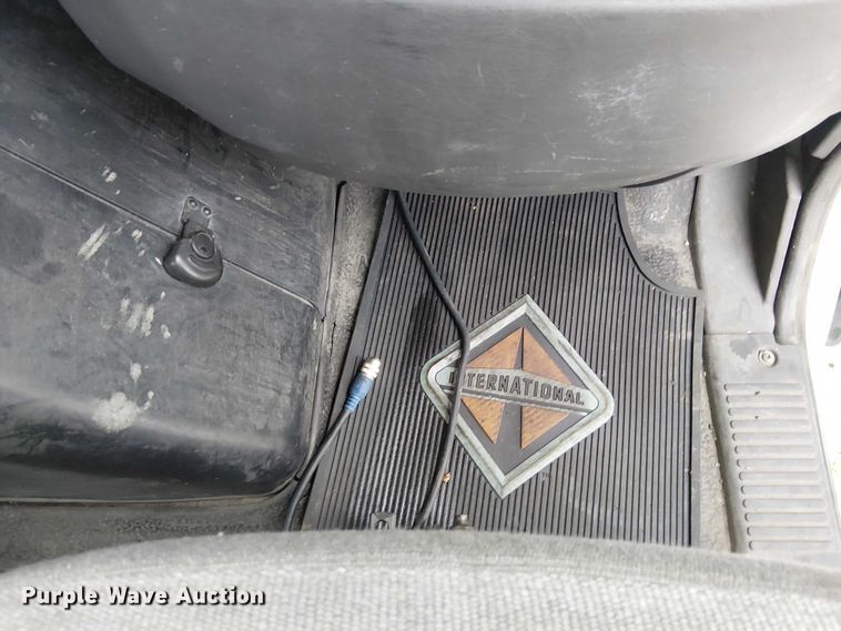 image for item FK0745 2012 International  8600 semi truck