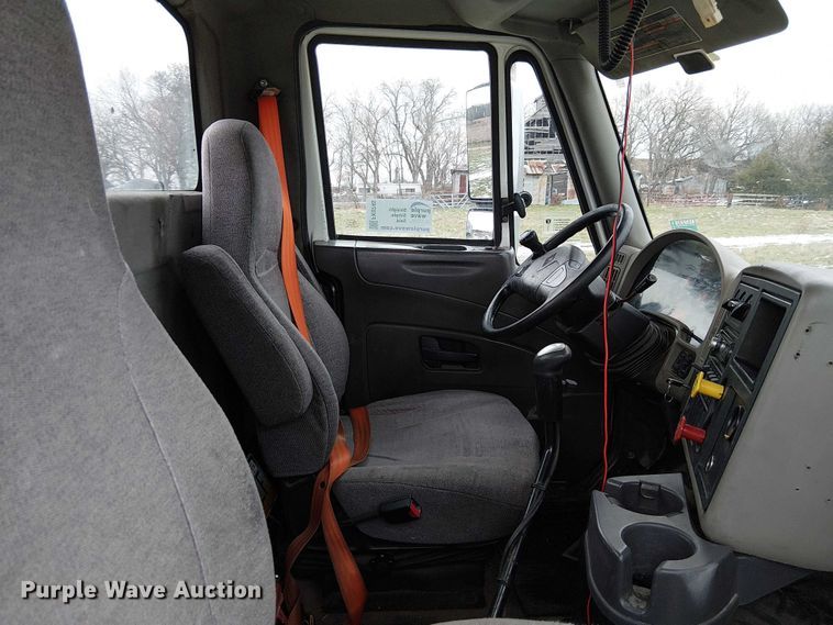 image for item FK0745 2012 International  8600 semi truck