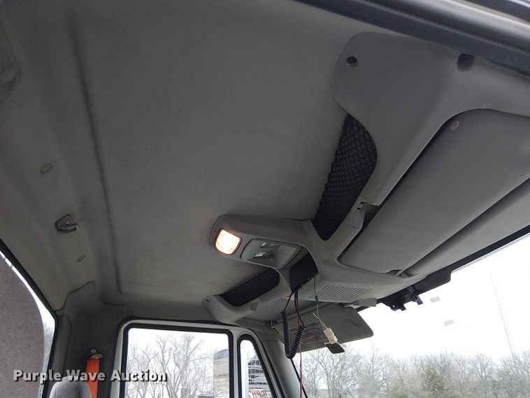 image for item FK0745 2012 International  8600 semi truck