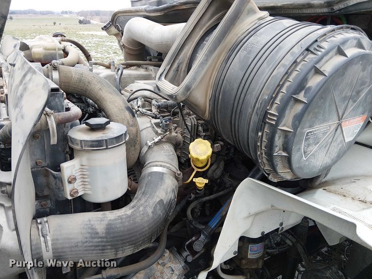 image for item FK0745 2012 International  8600 semi truck