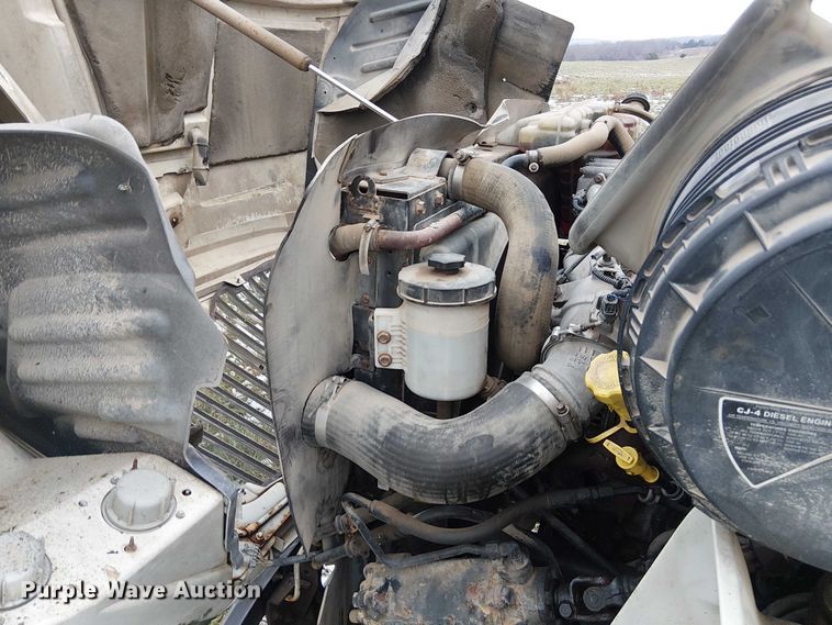 image for item FK0745 2012 International  8600 semi truck