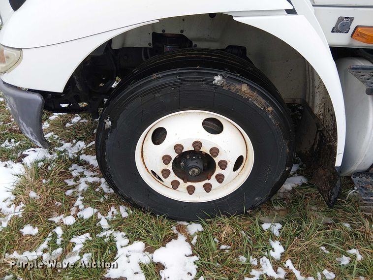 image for item FK0745 2012 International  8600 semi truck