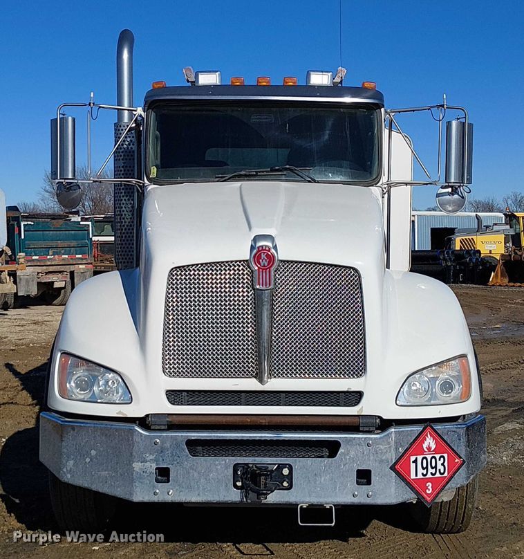 image for item FK0762 2018 KENWORTH T440 fuel / lube truck