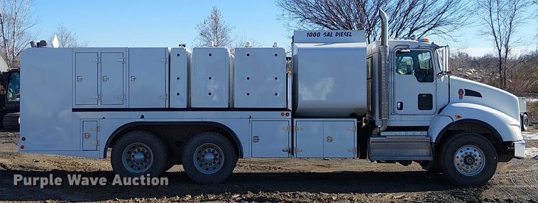 image for item FK0762 2018 KENWORTH T440 fuel / lube truck