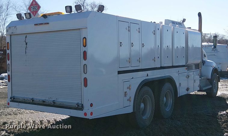 image for item FK0762 2018 KENWORTH T440 fuel / lube truck