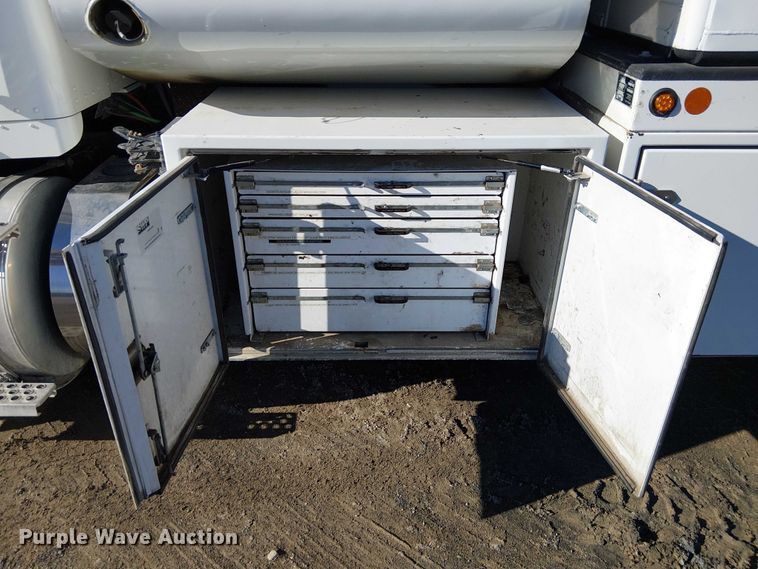 image for item FK0762 2018 KENWORTH T440 fuel / lube truck