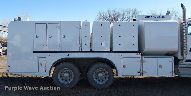 image for item FK0762 2018 KENWORTH T440 fuel / lube truck