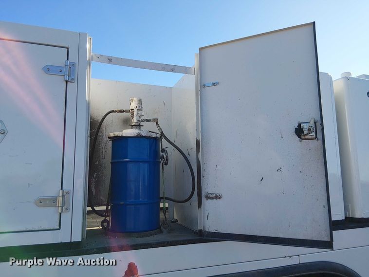 image for item FK0762 2018 KENWORTH T440 fuel / lube truck