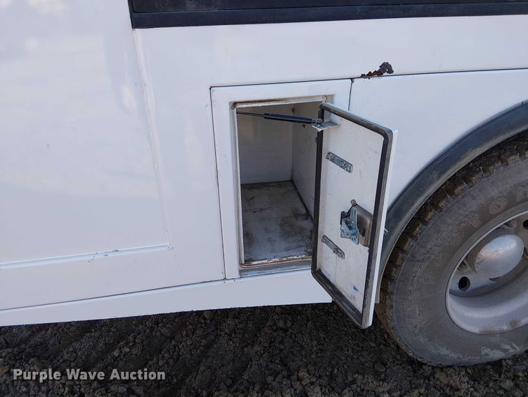 image for item FK0762 2018 KENWORTH T440 fuel / lube truck