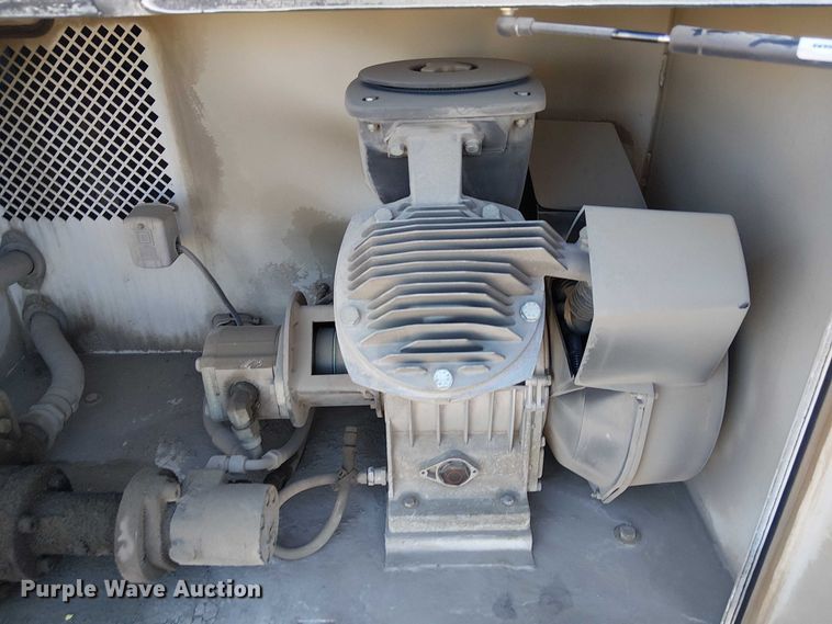 image for item FK0762 2018 KENWORTH T440 fuel / lube truck