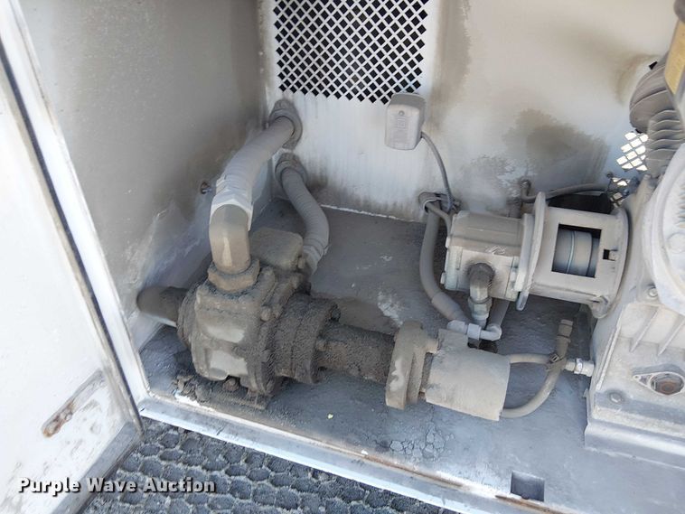 image for item FK0762 2018 KENWORTH T440 fuel / lube truck