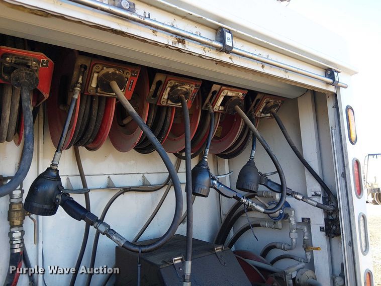 image for item FK0762 2018 KENWORTH T440 fuel / lube truck