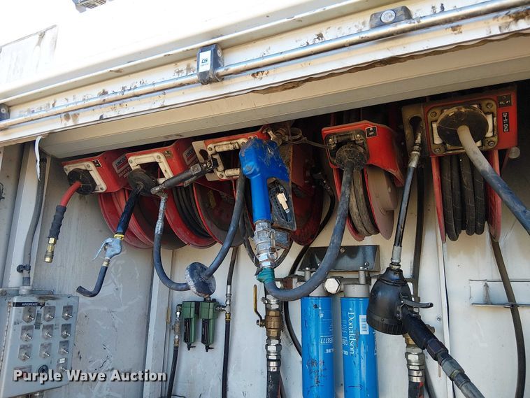 image for item FK0762 2018 KENWORTH T440 fuel / lube truck