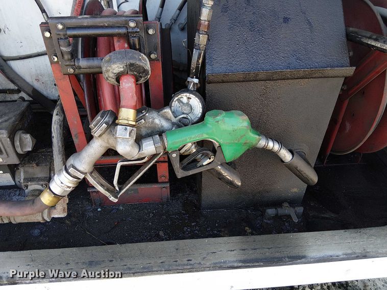 image for item FK0762 2018 KENWORTH T440 fuel / lube truck