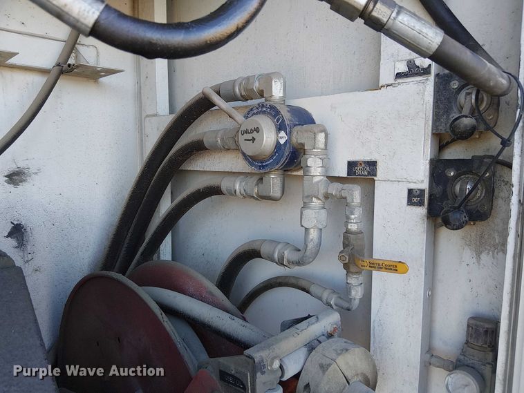 image for item FK0762 2018 KENWORTH T440 fuel / lube truck