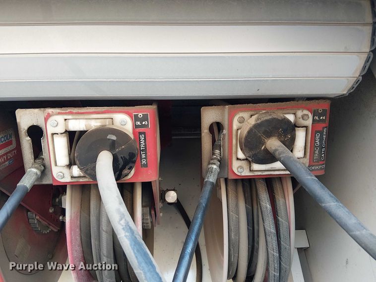 image for item FK0762 2018 KENWORTH T440 fuel / lube truck