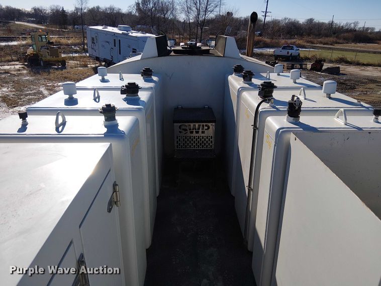 image for item FK0762 2018 KENWORTH T440 fuel / lube truck